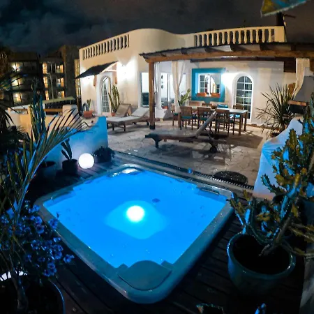 Luxury Beachfront Villa Villa *