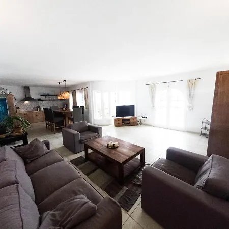 Villa Luxury Beachfront Villa *